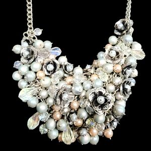 Costume fashion statement jewelry bib necklace pearl flowers Floral chun…